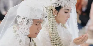 Foto Lengkap Syahrini dan Reino Barack Sebelum Menikah Hingga Rilis Single