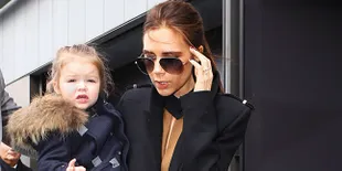 [FOTO] Lucunya... Harper Seven Beckham Dapat Kaos Timnas Inggris