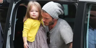 [FOTO] Lucunya... Saat Kuku Cantik Harper Beckham Dihias Kuteks