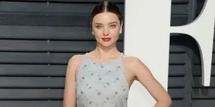 [FOTO] Makin Buncit, Sebesar Apa Sih Perut Miranda Kerr Sekarang?