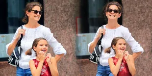 [FOTO] Makin Cantik, Gaya Suri Cruise Saat Temani Ibunya Belanja