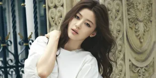 FOTO: Makin Elegan, Jun Ji Hyun Pamer Kaki Mulus Indah