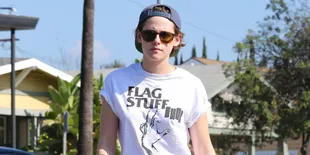 [FOTO] Makin Tomboy, Kristen Stewart Berubah Jadi Pria