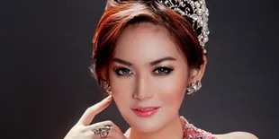 [Foto] Maria Selena Dalam Karantina Miss Universe