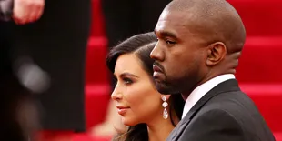 [FOTO] Menatap Senja, Kim - Kanye Bak Pasangan Negeri Dongeng