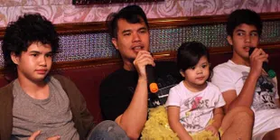 Foto Mesra Keluarga Ahmad Dhani, Lengkap Dengan Mulan Dan Safeea!