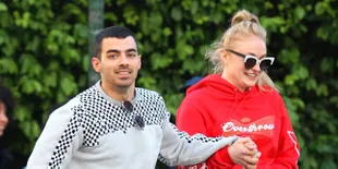 FOTO: Mesranya Joe Jonas &#38; Sophie Turner Saat Liburan di Prancis