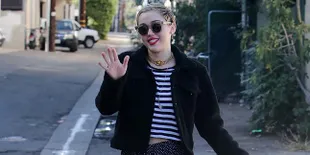 [FOTO] Miley Cyrus Sebut Taylor Swift Pecinta Sesama Jenis