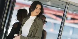FOTO: Muncul Tanpa Bra, Kendall Jenner Ekspos Bagian Pribadi
