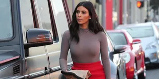 [FOTO] Ngantuk Berat, Wajah Kim Kardashian Jadi Berantakan