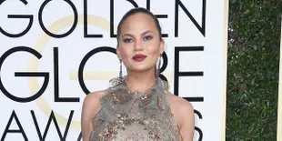 [FOTO] Paha Chrissy Teigen Juga Penuh Stretch Mark