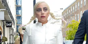 [FOTO] Pakai High Heels 30 Cm, Cuma Lady Gaga Jagonya