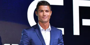 FOTO: Pamer Baby Bump, Georgina Rodriguez Liburan Bareng Ronaldo