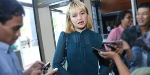 FOTO: Pamer OOTD Keren di Instagram, Marshanda Lupa Pakai Celana?