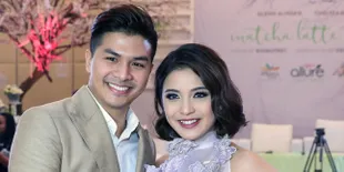 Foto Perdana Bayi Perempuan Chelsea - Glenn Alinskie, Nggemesin!