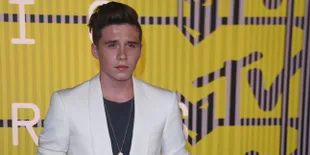 Brooklyn Beckham Unggah Gambar Manis Ini Untuk Kekasihnya?