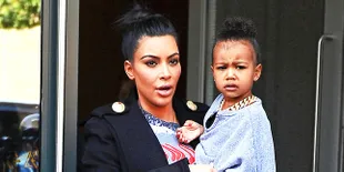 FOTO: Bergaya Bak Bangsawan Zaman Dulu, Kim Kardashian & North West Cantik