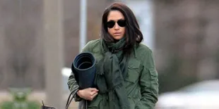 FOTO: Saat Meghan Markle Berpose Gerakan Yoga, Lentur & Hot