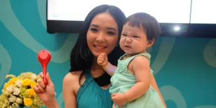 [Foto] Sambut Natal, Baby Gempi Pakai Dress Tutu Nggemesin!