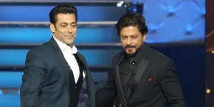 [Foto] Selfie Ganteng, Shahrukh Khan dan Salman Khan Kompak Akur