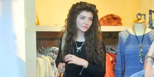 [Foto] Selfie Konyol Lorde Tanpa Make-Up, Makin Cantik Atau ...