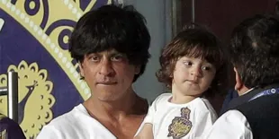 [Foto] Senyum Imut AbRam Khan, Bikin Makin Mabuk Kepayang