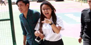 [FOTO] Seperti Ini Wajah Bahagia Aurel Hermansyah Selesai Ujian