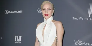 [FOTO] Serba Emas! Begini Gaya Cetar Lady Gaga Saat Rayakan Ultah