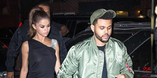 [FOTO] So Sweet! Selena Gomez Cium Punggung The Weeknd di Depan Umum