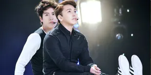 [FOTO] Sungmin Super Junior Membungkuk di Depan Fans, Minta Maaf?