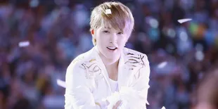 [FOTO] Sungmin Super Junior Pamerkan Undangan Pernikahan