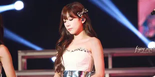 [FOTO] Taeyeon SNSD Menangis dan Minta Maaf di Bandara?