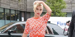 [FOTO] Tak Lagi Aneh, Lady Gaga Kini Tampil Anggun & Glamor