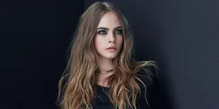 [FOTO] Tampil Braless Menantang, Cara Delevingne Nyaris Bugil