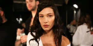 [FOTO] Tanpa Pakaian Dalam, Bella Hadid Pamer Segalanya di Cannes