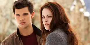 [Foto] Tayang Hari Ini, Antrean 'BREAKING DAWN PART 2' Membludak