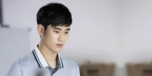Foto Terbaru Kim Soo Hyun Yang Tetap Ganteng Saat Jalani Wajib Militer