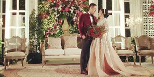 FOTO: Ungkapan Romantis - Mesra Junior Liem Kepada Sang Istri
