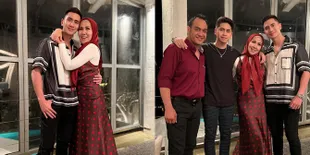 Foto Verrell Bramasta Akhirnya Bertemu Ferry Irawan Sang Calon Ayah, Katanya Asal Mama Bahagia