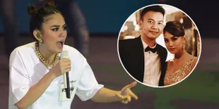 [FOTO] Wijin Cium Mesra Agnes Monica &#38; Tulis Pesan Romantis