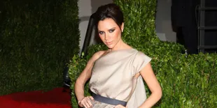 [Foto] Yuk Intip Dress Cantik Rancangan Terbaru Victoria Beckham
