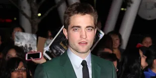[FOTO] Yuk Intip Kegiatan Robert Pattinson di Saat Senggang