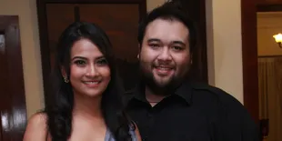 [FOTO]Romantisnya Didi Soekarno, Beri Kejutan Ultah Vanessa Angel