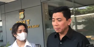 Fuji Kembali Datangi Polres Jakarta Barat Terkait Kasus Dugaan Penipuan Mantan Manajer