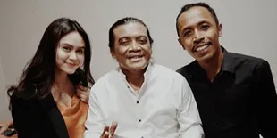 Furry Setya Ungkap Kenangan Manis Dengan Mendiang Didi Kempot, Momen Foto Bareng di Belakang Panggung