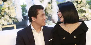 Gagal Nikah Sama Kekasih Sebelumnya, Syahrini Lantas Dipinang Reino Barack