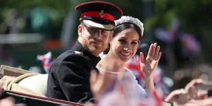 Gandengan Mesra Usai Menikah, Pangeran Harry & Meghan Markle Romantis!