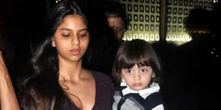 Ganteng! Pakai Jas Resmi, AbRam Khan Makin Mirip Shahrukh Khan