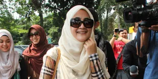 Gantikan Tugas Uje, Pipik Ajari Anak Semangat Luar Biasa
