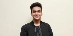 Gara-Gara Ayu Ting Ting, Aktor India Ini Suka Makan Cilok